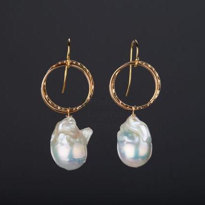 Large Baroque Pearl earrings,two ti..