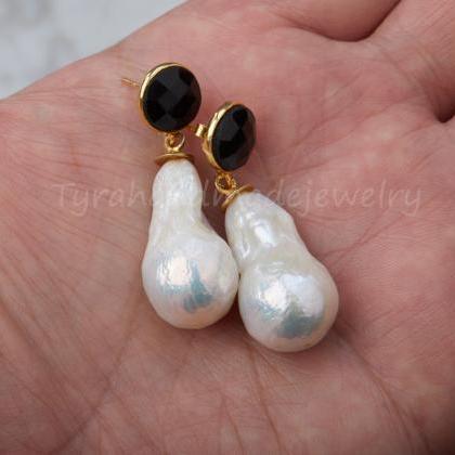 Baroque pearl earrings,real nature ..