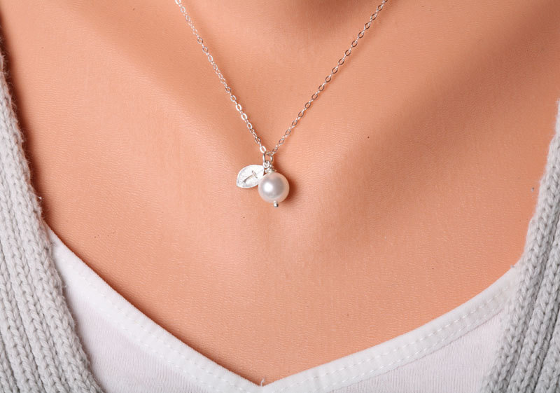 Intial Necklace,wire Wrapped Pearl Necklace,monogram Necklace,simply Daily Jewelry,leaf Initial,bridesmaid Gifts,leaf Necklace