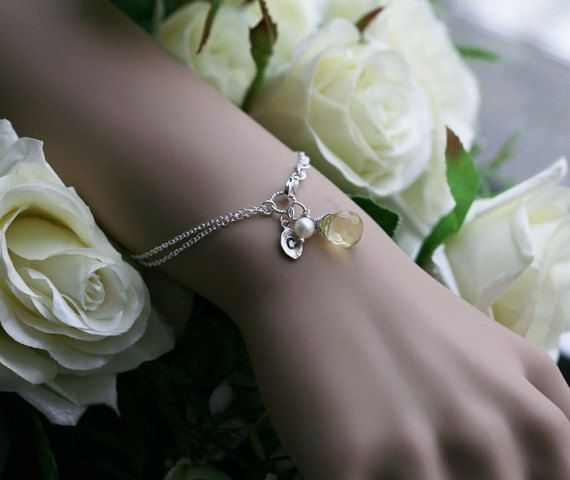 Monogram Bracelet,Personalized Initial leaf Bracelet, Silver,Bridesmaid,Flower Girl,Bridal Wedding Jewelry,Leaf jewelry