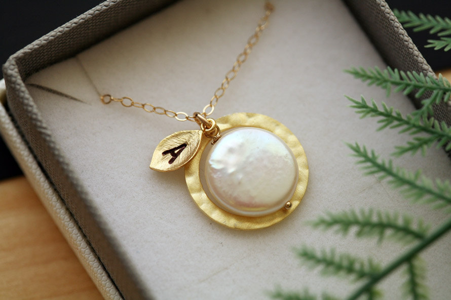 Gold Circle Necklace,coin Pearl, Leaf Initial, Bridesmaid Gifts,wedding Jewelry,halo Necklace,everyday Jewelry