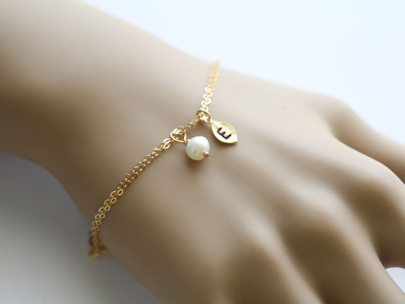 Leaf Initial Bracelet,gold Leaf,wire Wrapped Pearl,bridesmaids Gifts,wedding Jewelry Gift,birthday,friendship