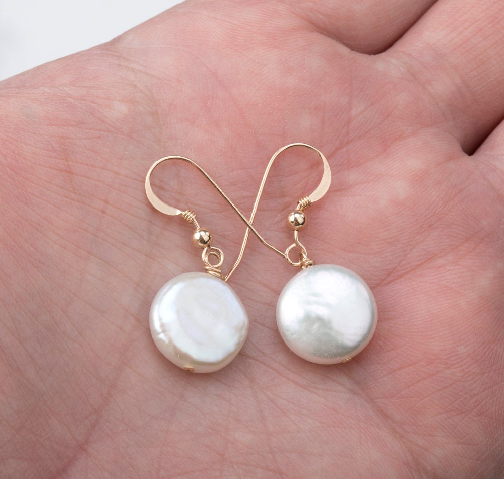 Classic Coin Pearl Earrings,wire Wrapped Flat Pearl Earrings, Friend Gift,graduation Gift,everyday Jewelry,custom Jewelry Card