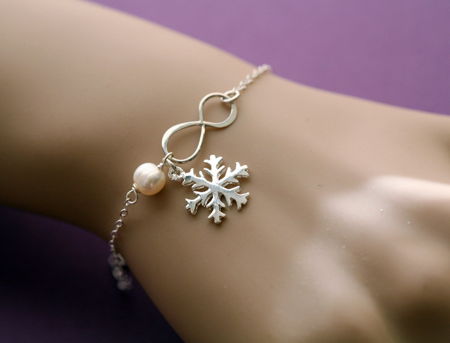 INFINITY™ GLACIER | MOTHER & DAUGHTER SNOWFLAKE BRACELET SET (1+1 FREE) main image 0